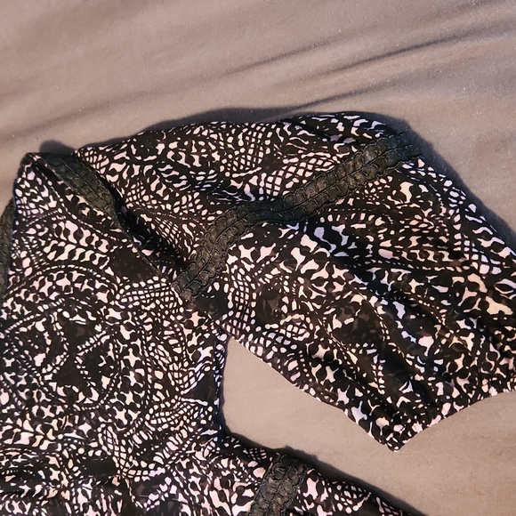 Buffalo Chiffon Top, size Large - Picture 7 of 8